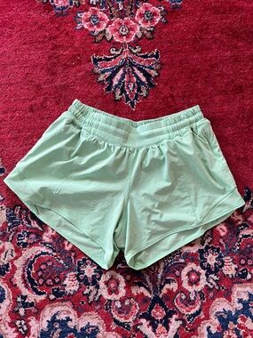 lululemon athletica Mint Green Women's Athletic Shorts Hotty Hot low rise 4 inch
